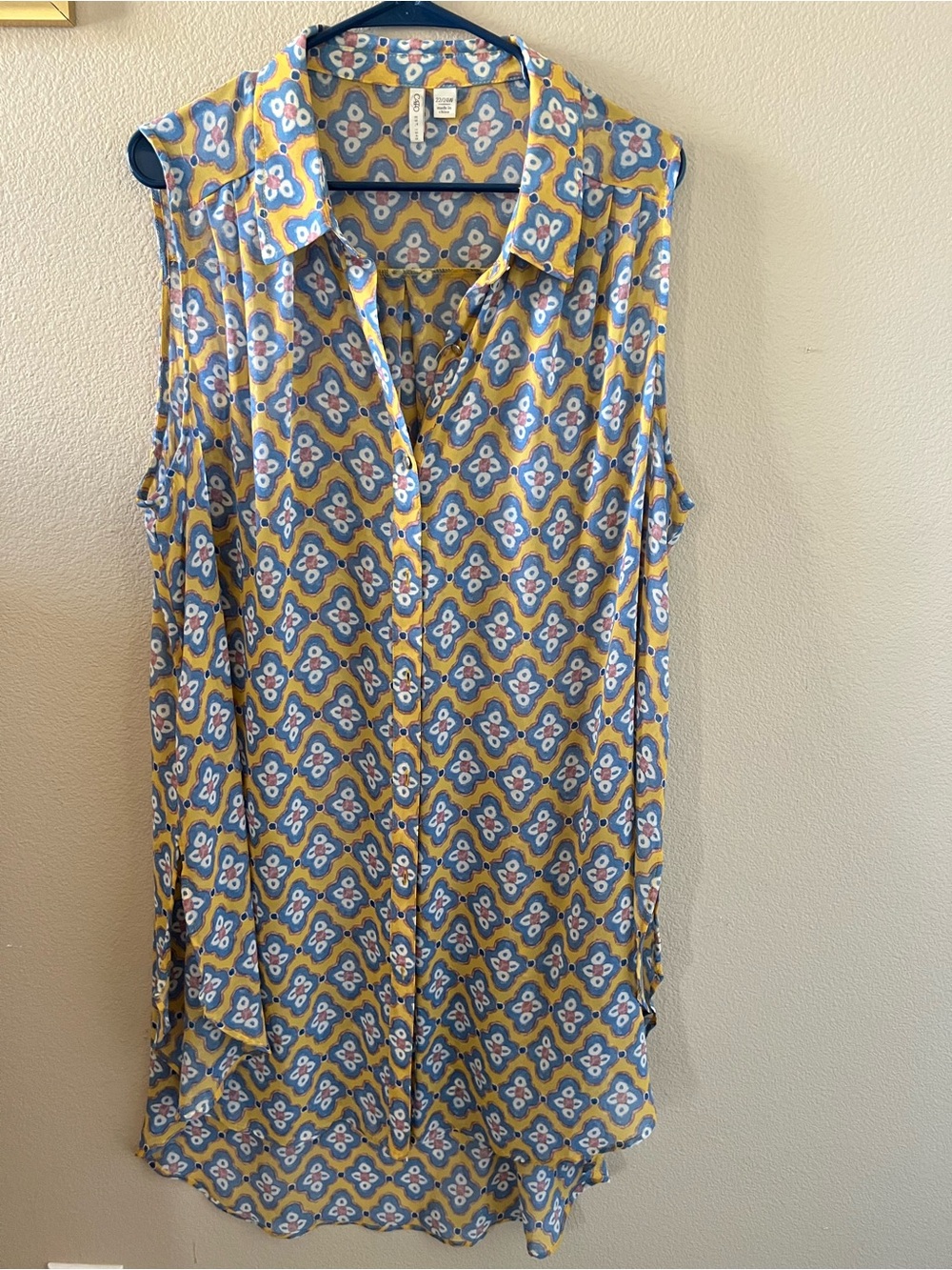 Cato Sleeveless Button-Front Tunic in Yellow and Blue Medallion Print